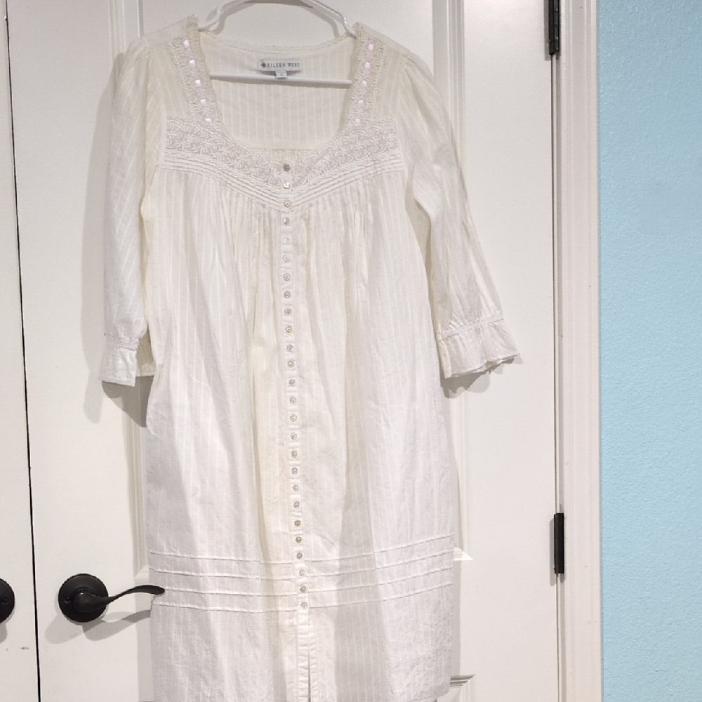 Eileen West Long 100% Cotton Ribbon Embroidered Nightgown Small